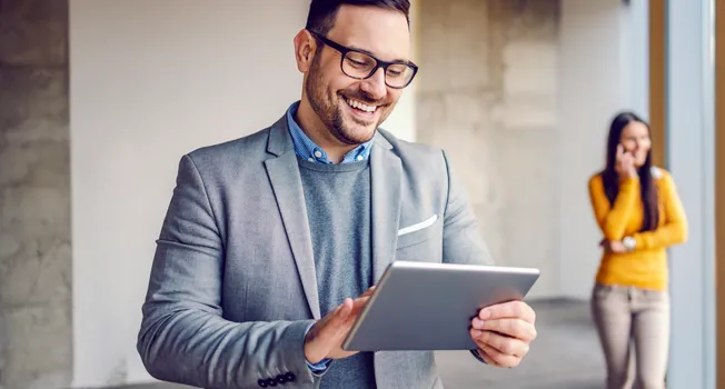 <span style="color: #11aefa;">Infórmate</span> con el mejor equipo de expertos